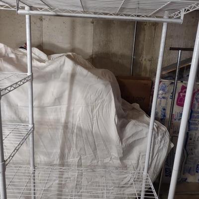 METAL GARMENT RACK ON CASTERS