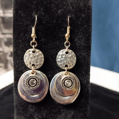 3 PAIRS OF DANGLE EARRINGS