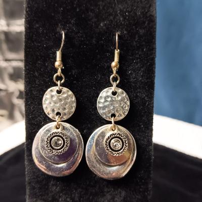 3 PAIRS OF DANGLE EARRINGS