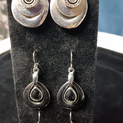 3 PAIRS OF DANGLE EARRINGS