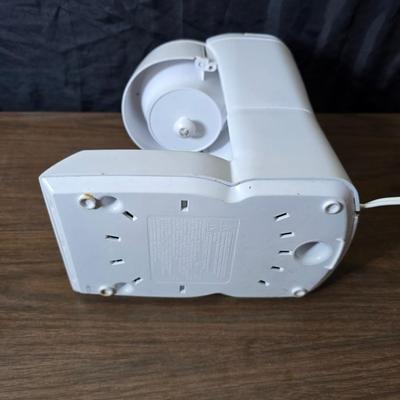 Black & Decker versa brew coffee maker with a couple coffee mugs