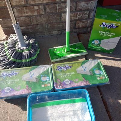 SWIFFER MOP, SWIFFER WET PADS, MOP