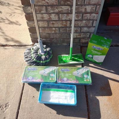 SWIFFER MOP, SWIFFER WET PADS, MOP