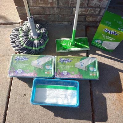 SWIFFER MOP, SWIFFER WET PADS, MOP