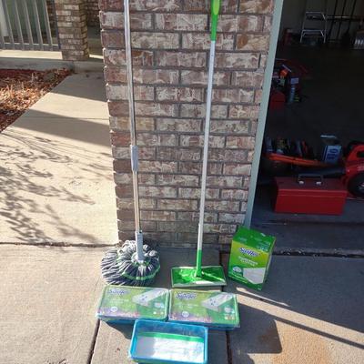 SWIFFER MOP, SWIFFER WET PADS, MOP