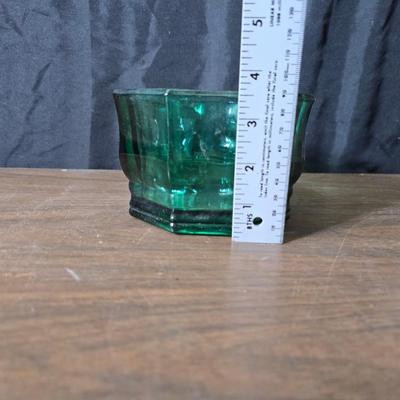 Assorted kitchen items - new ice straw maker - metal & glass dishware - roasting pan and more