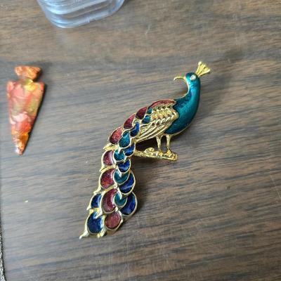 Small trinkets & collectibles - Brooch pin - vintage box with tools - necklaces - soaps - compacts and more