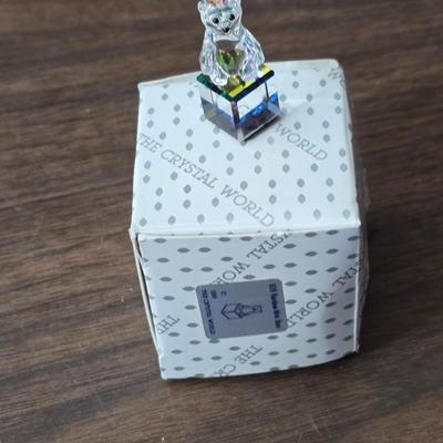 Small trinkets & collectibles - Brooch pin - vintage box with tools - necklaces - soaps - compacts and more