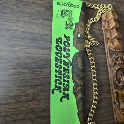 Small trinkets & collectibles - Brooch pin - vintage box with tools - necklaces - soaps - compacts and more