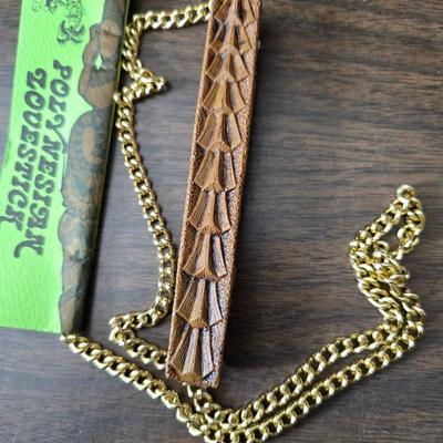 Small trinkets & collectibles - Brooch pin - vintage box with tools - necklaces - soaps - compacts and more