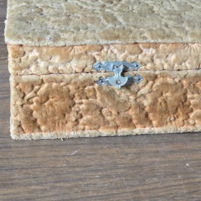 Small trinkets & collectibles - Brooch pin - vintage box with tools - necklaces - soaps - compacts and more