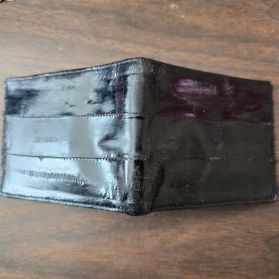 New Old timer pocketknife - large tooth necklaces - Coin counter = wallet and a new smart bracelet