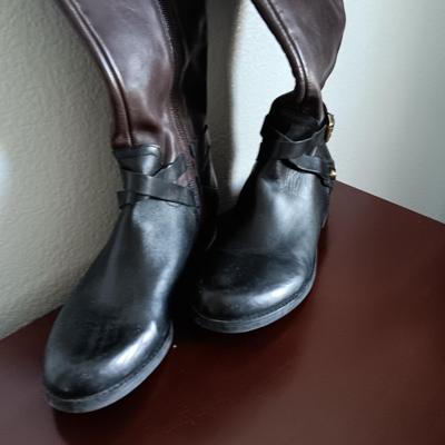 LADIES AUDREY BROOKE LEATHER BOOTS SIZE 9-1/2 and 2 WALLETS
