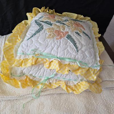 Vintage textured Chenille bedspread with several sheet sets and two vintage throw pillows