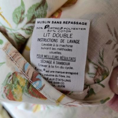 Vintage textured Chenille bedspread with several sheet sets and two vintage throw pillows