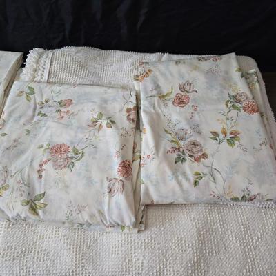 Vintage textured Chenille bedspread with several sheet sets and two vintage throw pillows