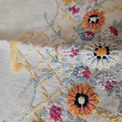 Vintage textured Chenille bedspread with several sheet sets and two vintage throw pillows