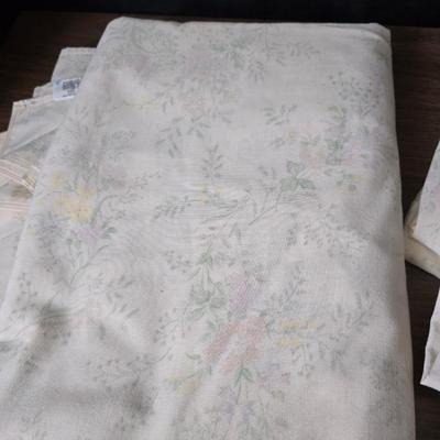Vintage textured Chenille bedspread with several sheet sets and two vintage throw pillows