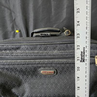 Carry-on luggage bag - with an assortment of other garment / luggage packing bags Eagle creek - Jaguar