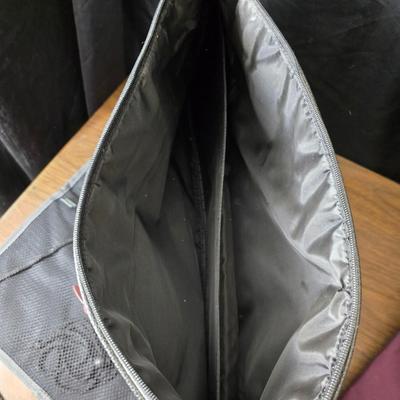 Carry-on luggage bag - with an assortment of other garment / luggage packing bags Eagle creek - Jaguar