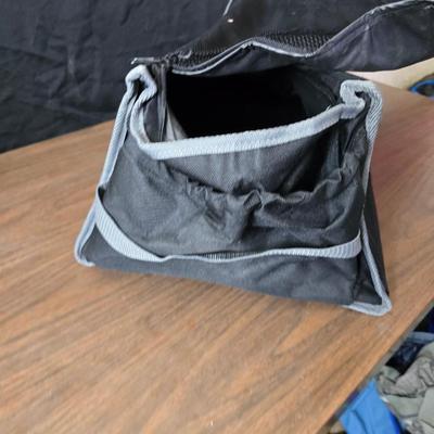 Carry-on luggage bag - with an assortment of other garment / luggage packing bags Eagle creek - Jaguar