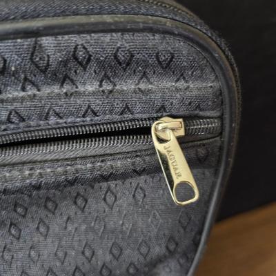 Carry-on luggage bag - with an assortment of other garment / luggage packing bags Eagle creek - Jaguar