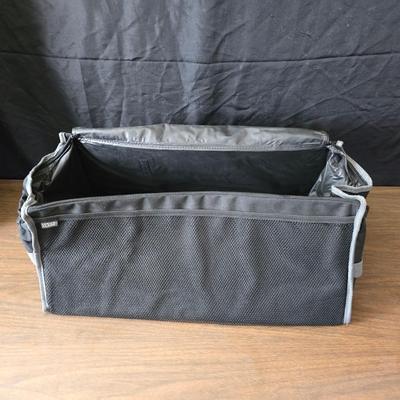 Carry-on luggage bag - with an assortment of other garment / luggage packing bags Eagle creek - Jaguar