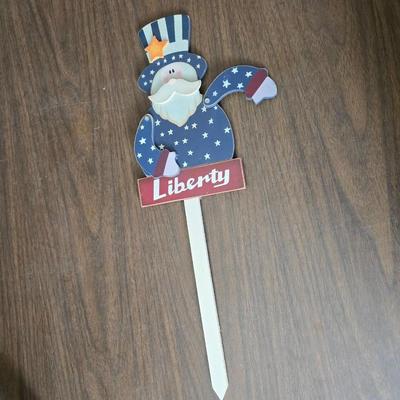 4th of July USA decorations - Uncle Sam nutcracker - flags - fabric - bouquets and more