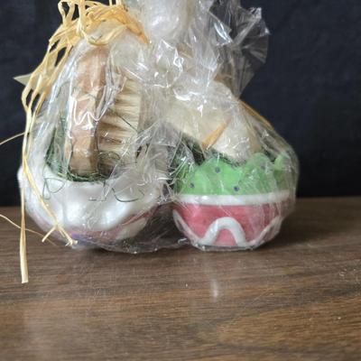 Easter decorations - solar dancing bunnies & duck - baskets - bunny figures and more