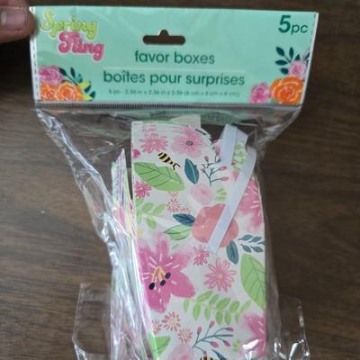 Easter decorations - solar dancing bunnies & duck - baskets - bunny figures and more