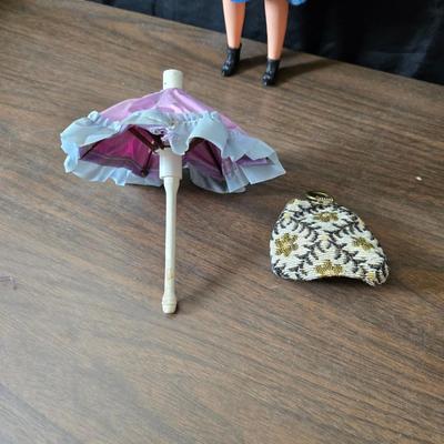 Vintage kid toys & games - Battlefield - Tonka Winnebago = hotwheels and a doll with a parasol and purse