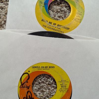 Antique 45 Records - The Vogues - The Supremes - The 5th Dimension
