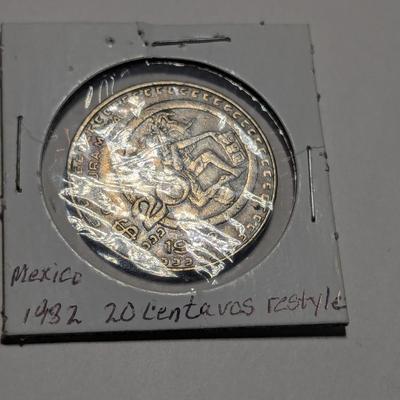 Italian 1991 500 Lire Braille Coin - Chile 1933 Silver Peso - 1982 Mexico 20 Centavos Restyle