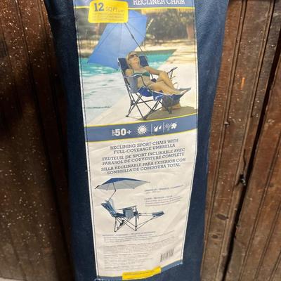 Captains folding chair with umbrella