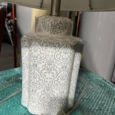 Antique ginger style lamp