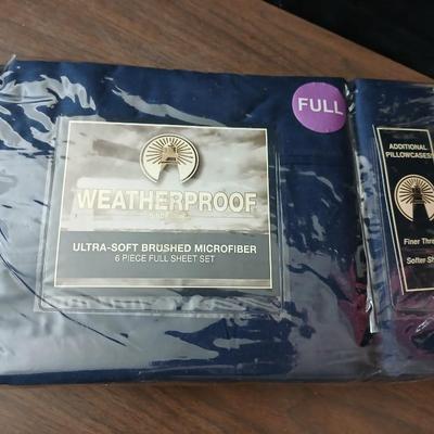 Brand new Homedics sound spa alarm clock with projectable time - and a new Full size 6-piece sheet set