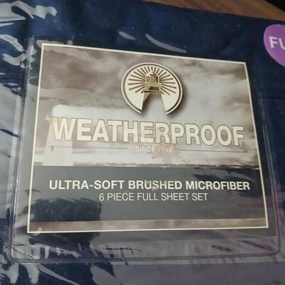 Brand new Homedics sound spa alarm clock with projectable time - and a new Full size 6-piece sheet set