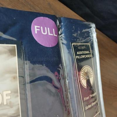 Brand new Homedics sound spa alarm clock with projectable time - and a new Full size 6-piece sheet set