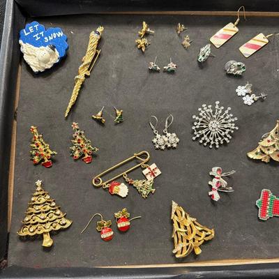 Sale Photo Thumbnail #201: Christmas Jewelry 
Broaches, Pins, Earrings