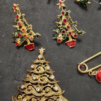Sale Photo Thumbnail #205: Christmas Jewelry 
Broaches, Pins, Earrings