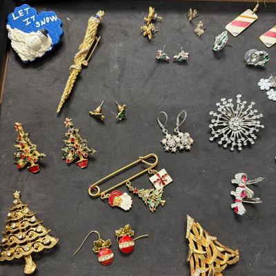 Sale Photo Thumbnail #204: Christmas Jewelry 
Broaches, Pins, Earrings