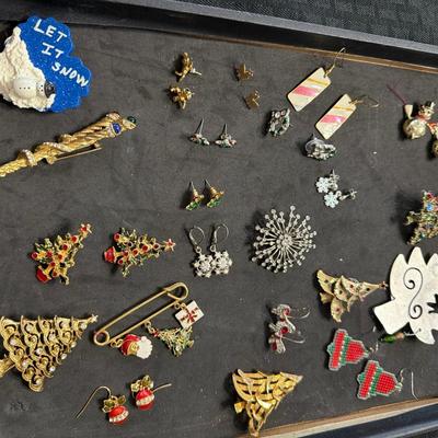 Sale Photo Thumbnail #200: Christmas Jewelry 
Broaches, Pins, Earrings