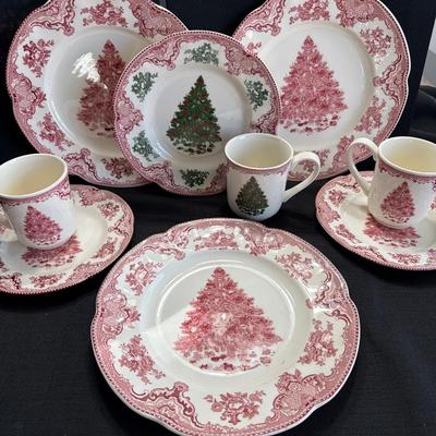 Sale Photo Thumbnail #208: 9 Pieces of Christmas Old Britain Castles 
Made in England
Red With Christmas Trees