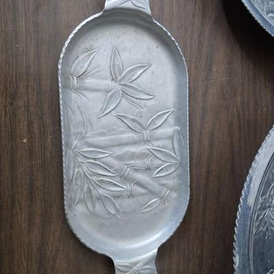 Vintage Wilson Specialties hand wrought aluminum dishware and a Thankful artwork