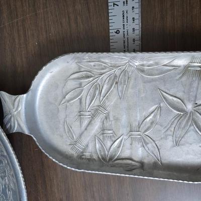 Vintage Wilson Specialties hand wrought aluminum dishware and a Thankful artwork