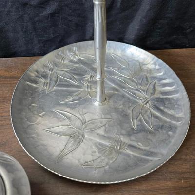 Vintage Wilson Specialties hand wrought aluminum dishware and a Thankful artwork