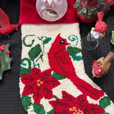Sale Photo Thumbnail #216: Wreath & Christmas Cardinals
salt & Pepper, Ornaments, Figures, Stocking.
