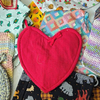 Kitchen linens - Chicken theme valance - lace apron - table cloth - hot pads - towels and more