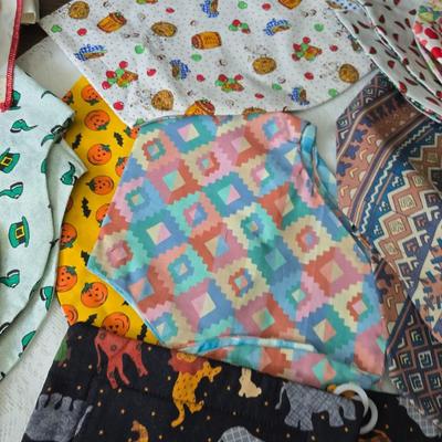 Kitchen linens - Chicken theme valance - lace apron - table cloth - hot pads - towels and more