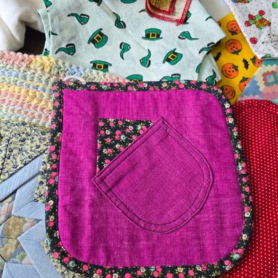 Kitchen linens - Chicken theme valance - lace apron - table cloth - hot pads - towels and more